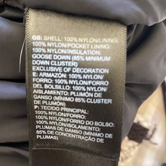 The North Face Nuptse Vest (700 down fill) - Picture 7 of 7